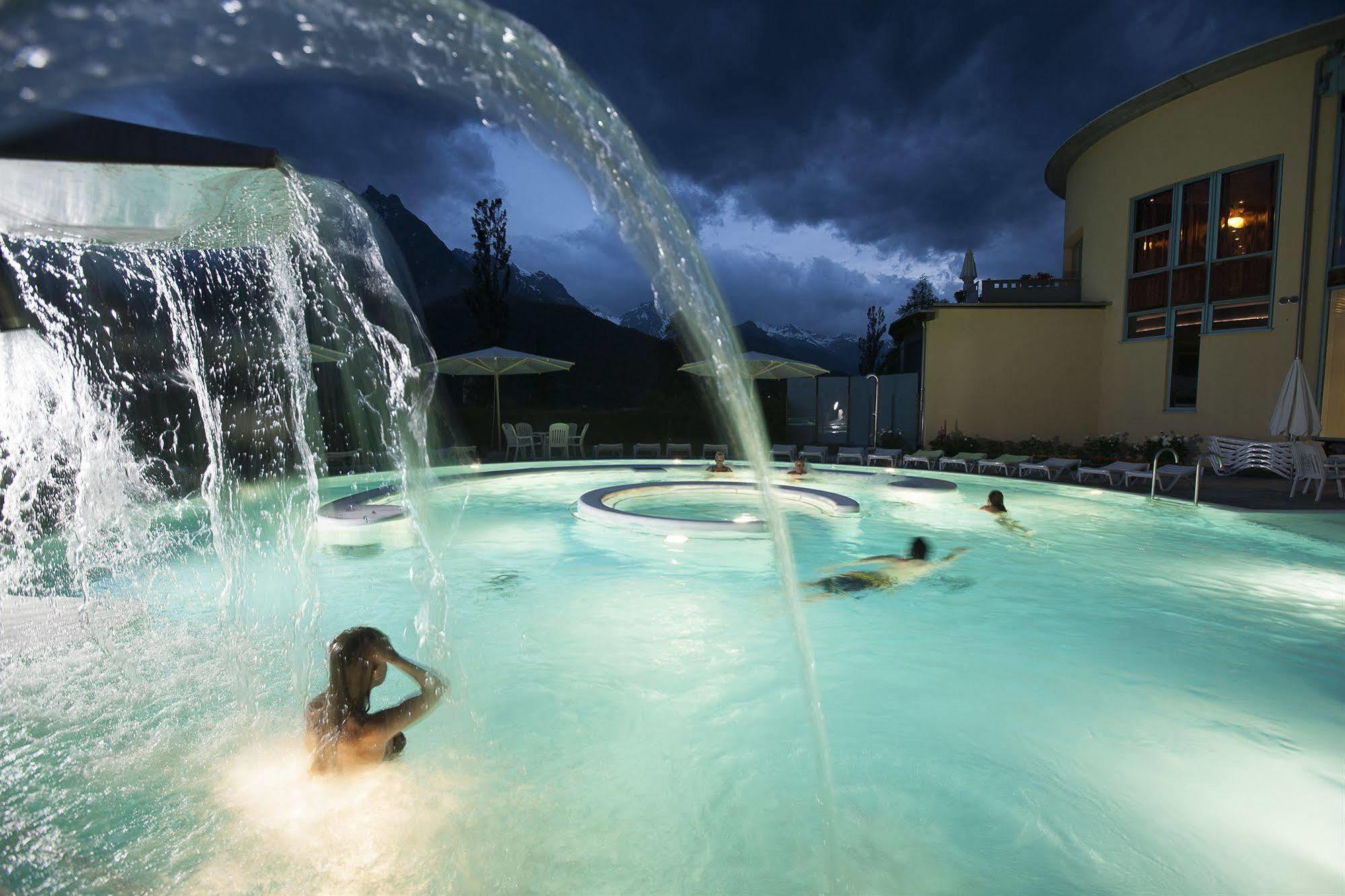Hotel Astras Scuol Eksteriør bilde